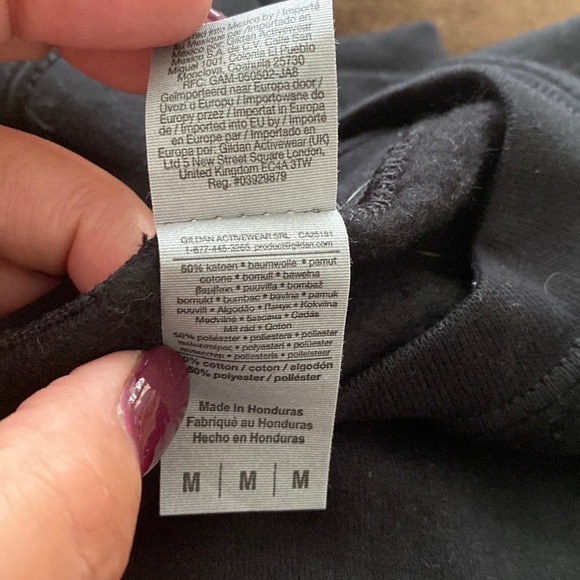 🎄Gildan Merry & Bright Colorful Christmas Sweatshirt Merry Christmas Size M - Picture 5 of 8